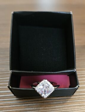 Elegant Size 6 Silver-Tone Diamond Shaped Halo Ring with Clear Stone